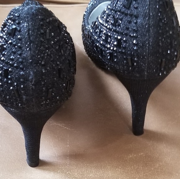 Black Beaded Designer Pumps - Picture 2 of 4